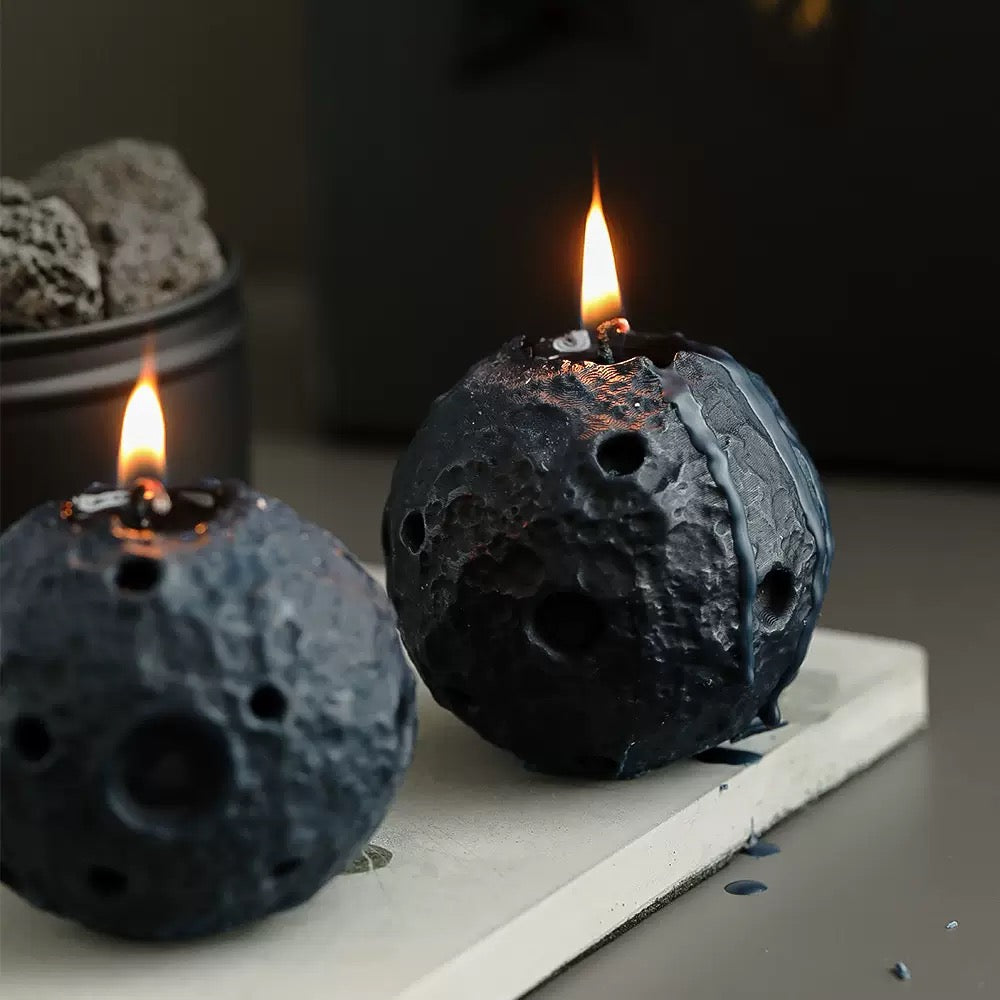 The Dark Moon – Ebony & Agarwood